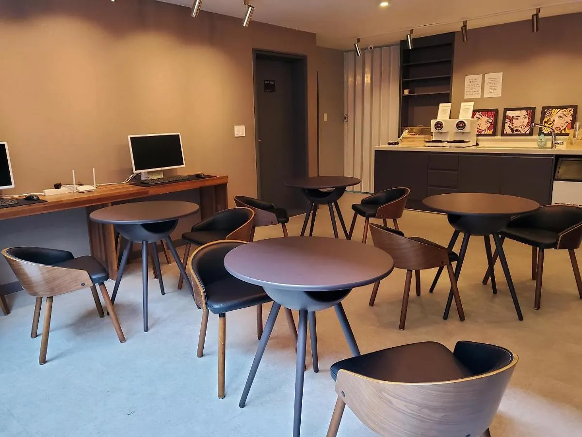 The Stone Bridge Hotel Sasang Busan 2*,