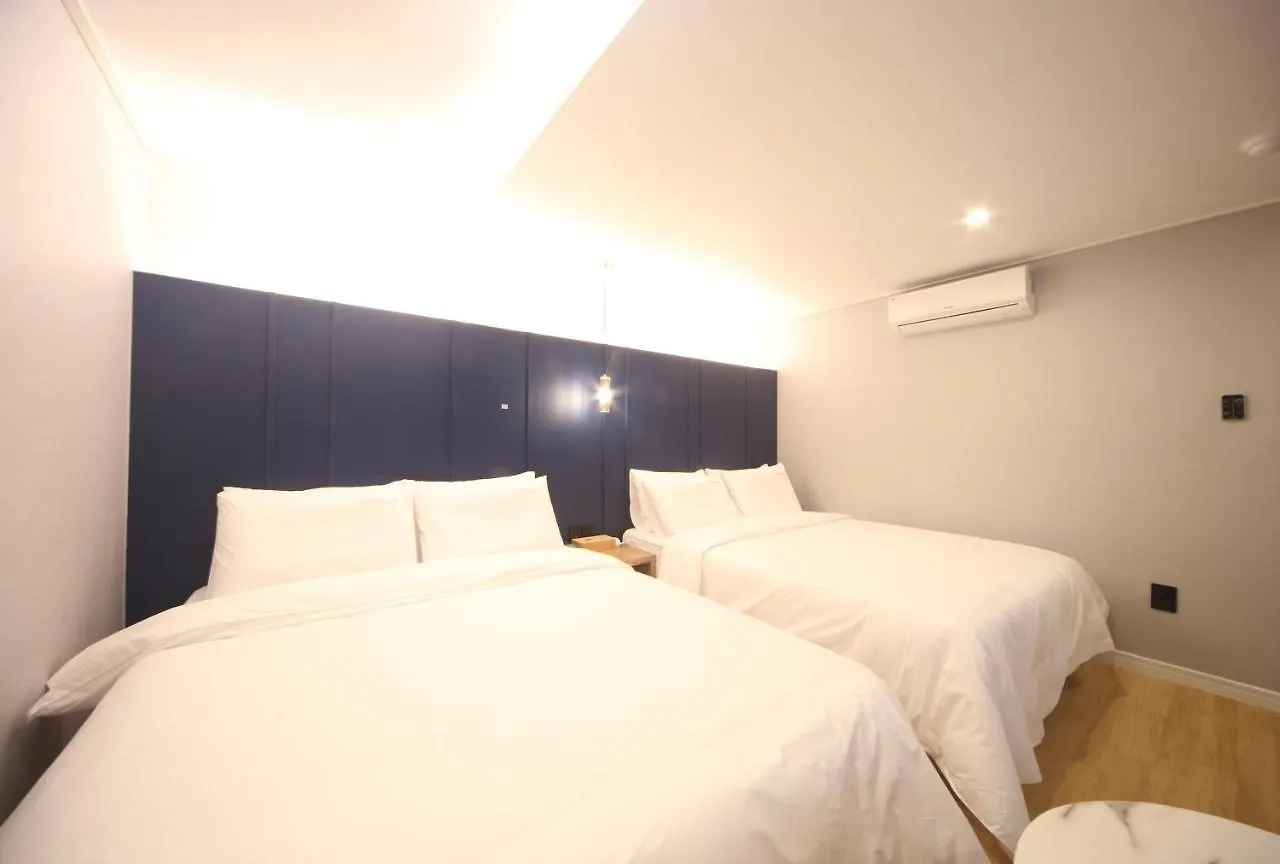 בוסאן The Stone Bridge Hotel Sasang