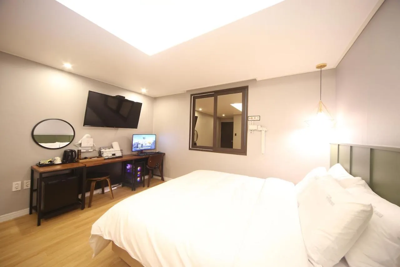 בוסאן The Stone Bridge Hotel Sasang